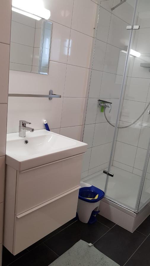 Outletcity Ferienwohnung Apartment 2 Metzingen  Esterno foto