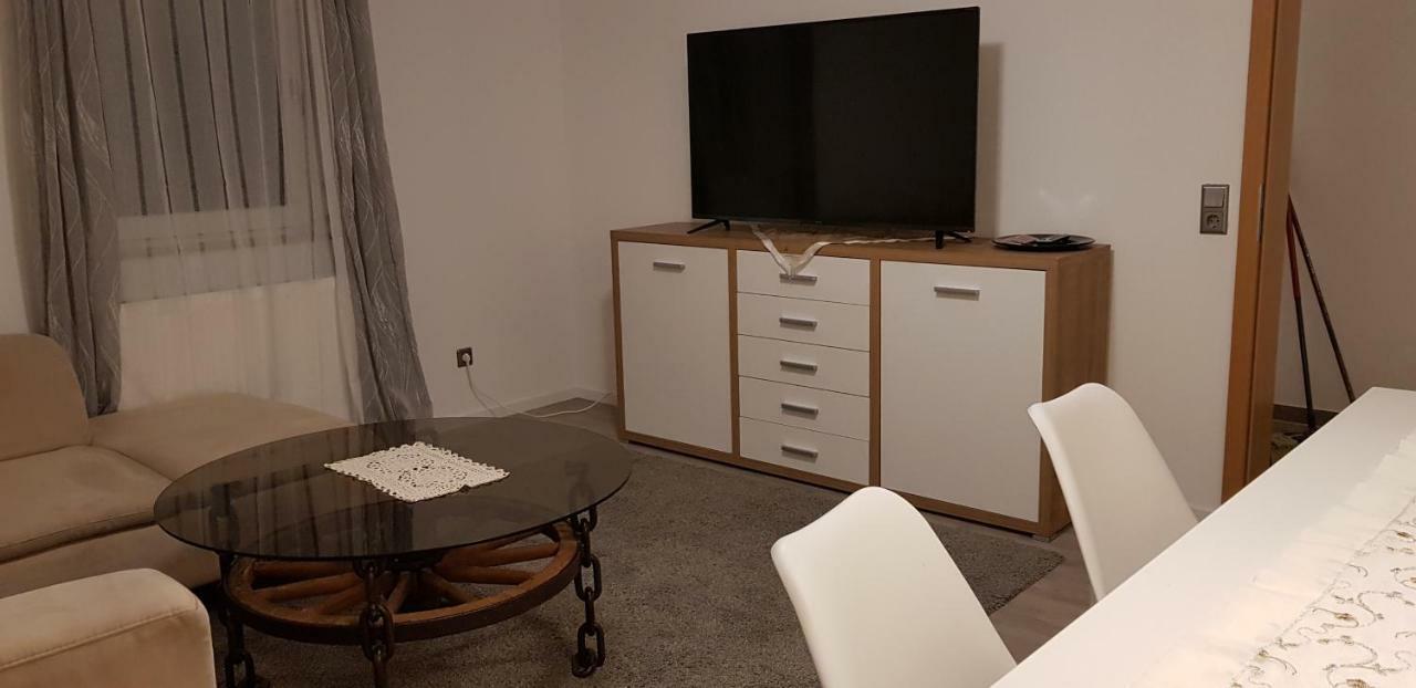 Outletcity Ferienwohnung Apartment 2 Metzingen  Esterno foto