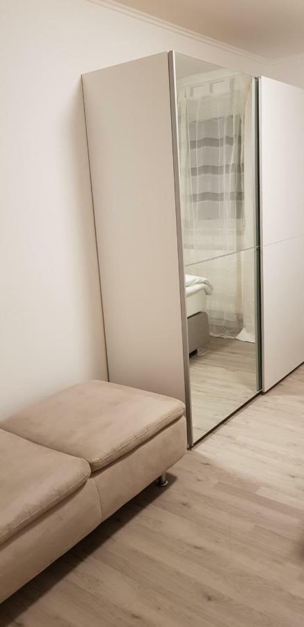 Outletcity Ferienwohnung Apartment 2 Metzingen  Esterno foto