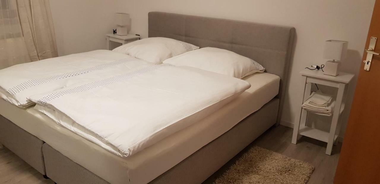 Outletcity Ferienwohnung Apartment 2 Metzingen  Esterno foto