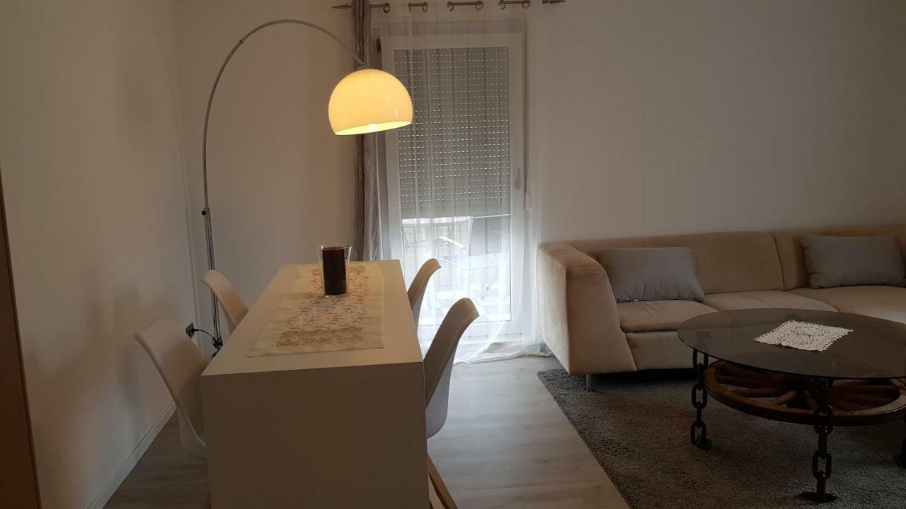 Outletcity Ferienwohnung Apartment 2 Metzingen  Esterno foto